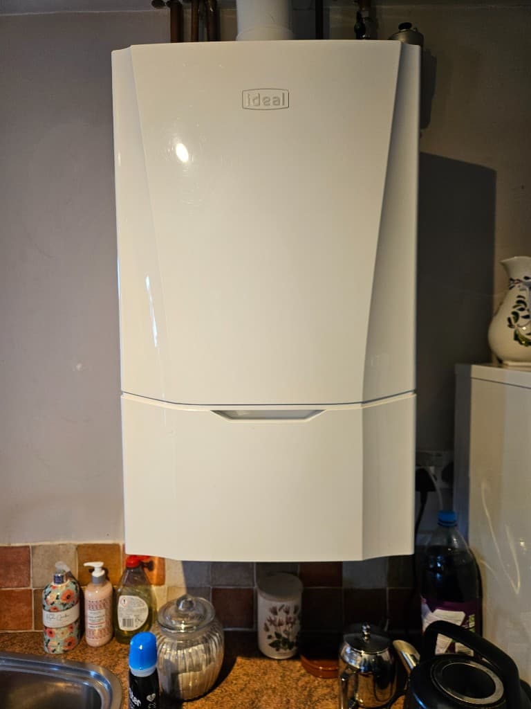 Ideal boiler installation with neat copper pipework